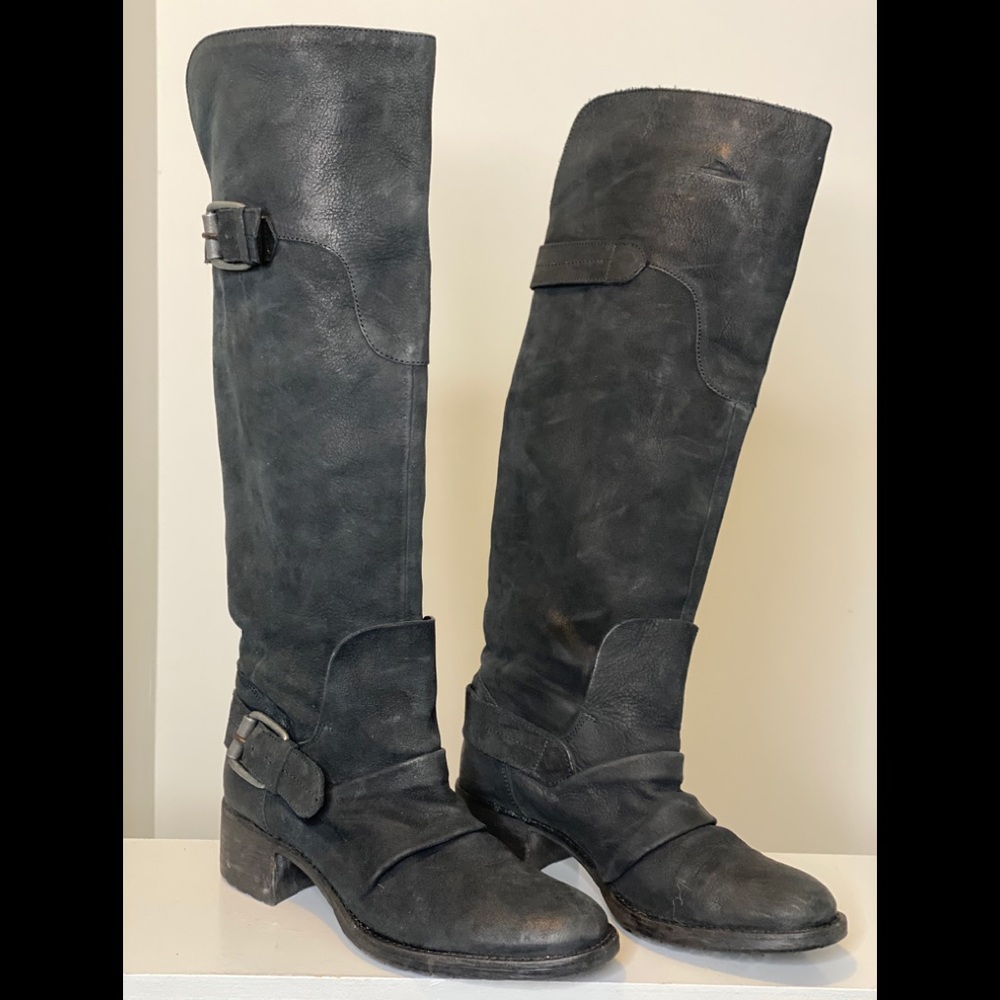 Vera Wang Lavendar Moto Boot size 9/39